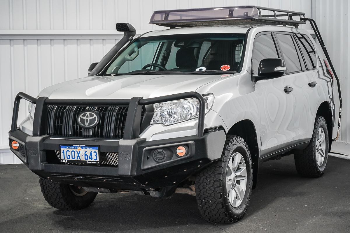 Toyota Landcruiser Prado image 4