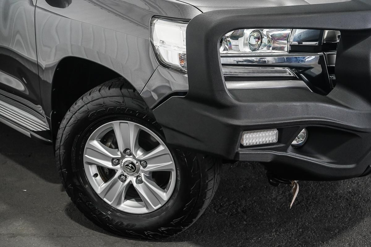 Toyota Landcruiser image 2