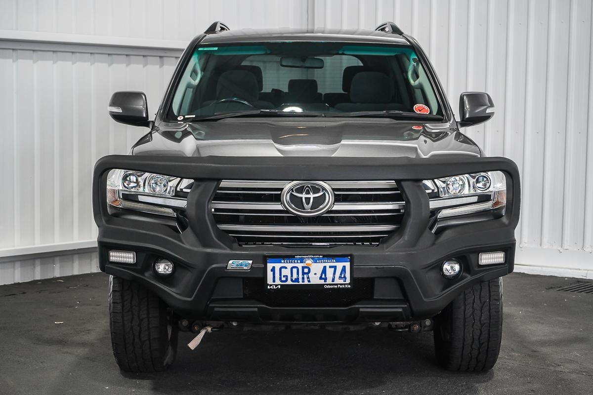 Toyota Landcruiser image 3