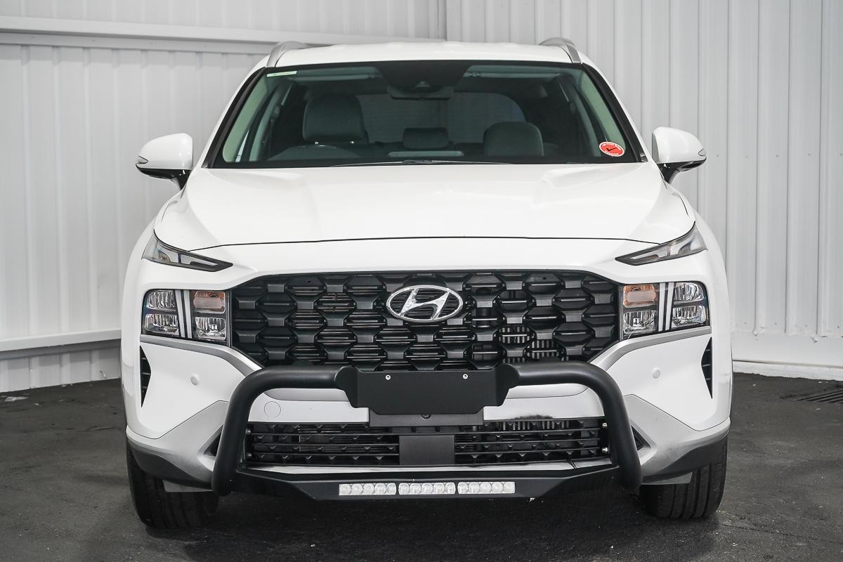 Hyundai Santa Fe image 3