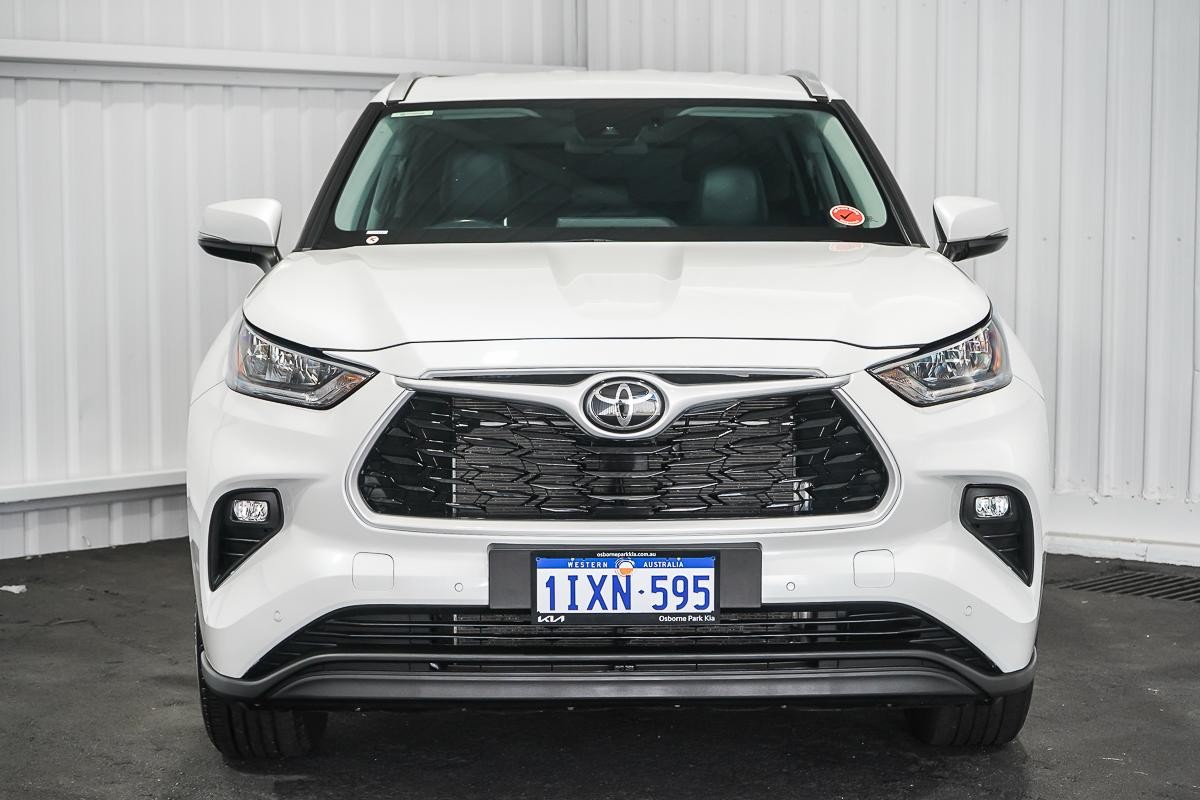 Toyota Kluger image 3