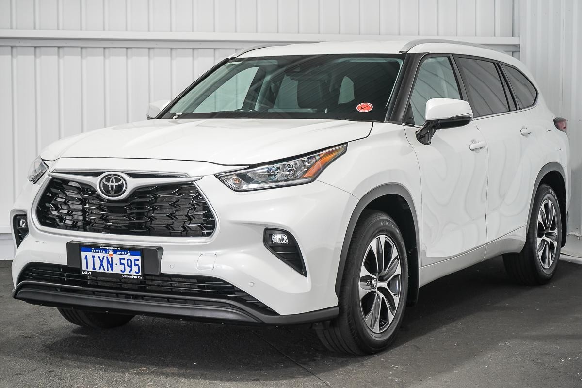 Toyota Kluger image 4