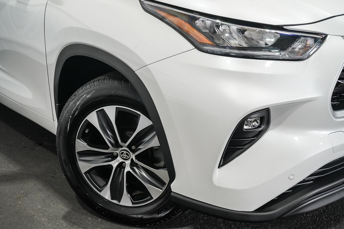 Toyota Kluger image 2