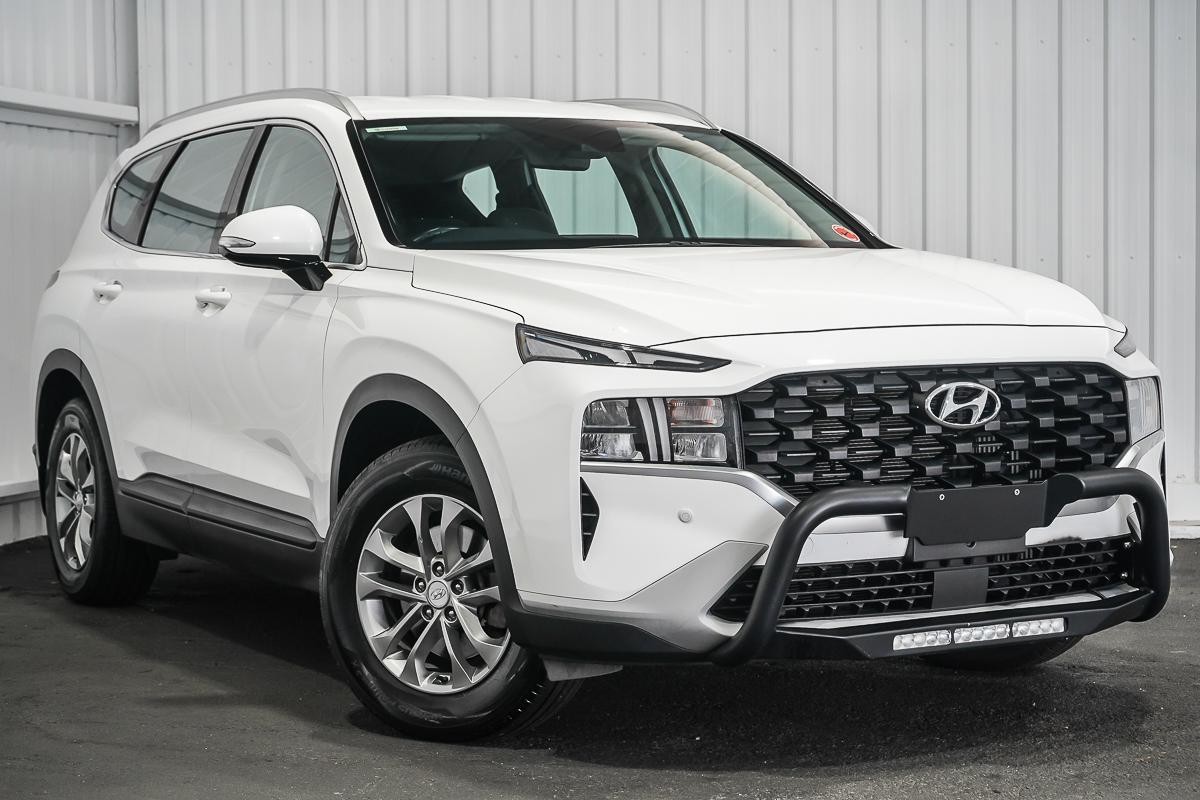 Hyundai Santa Fe image 1