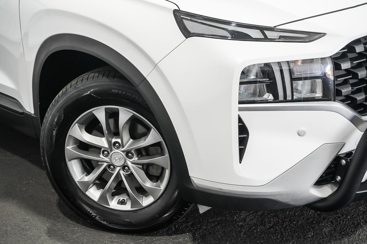 Hyundai Santa Fe image 2