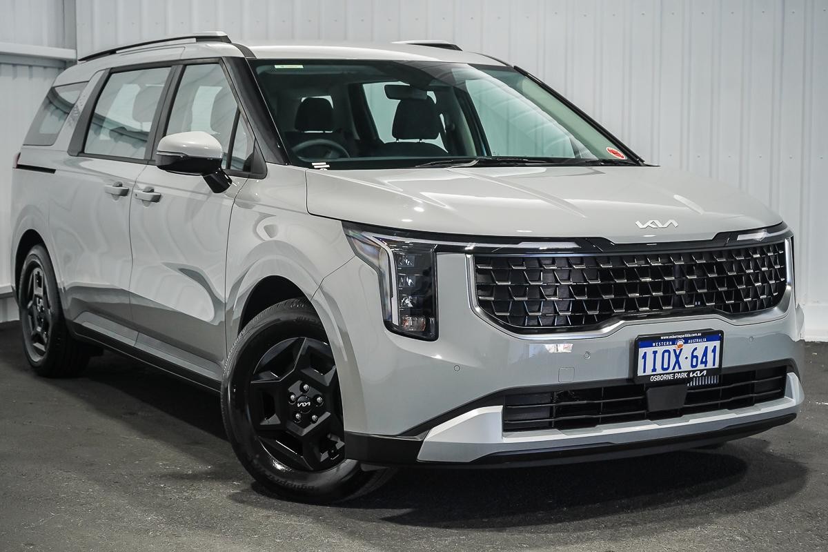 Kia Carnival image 1