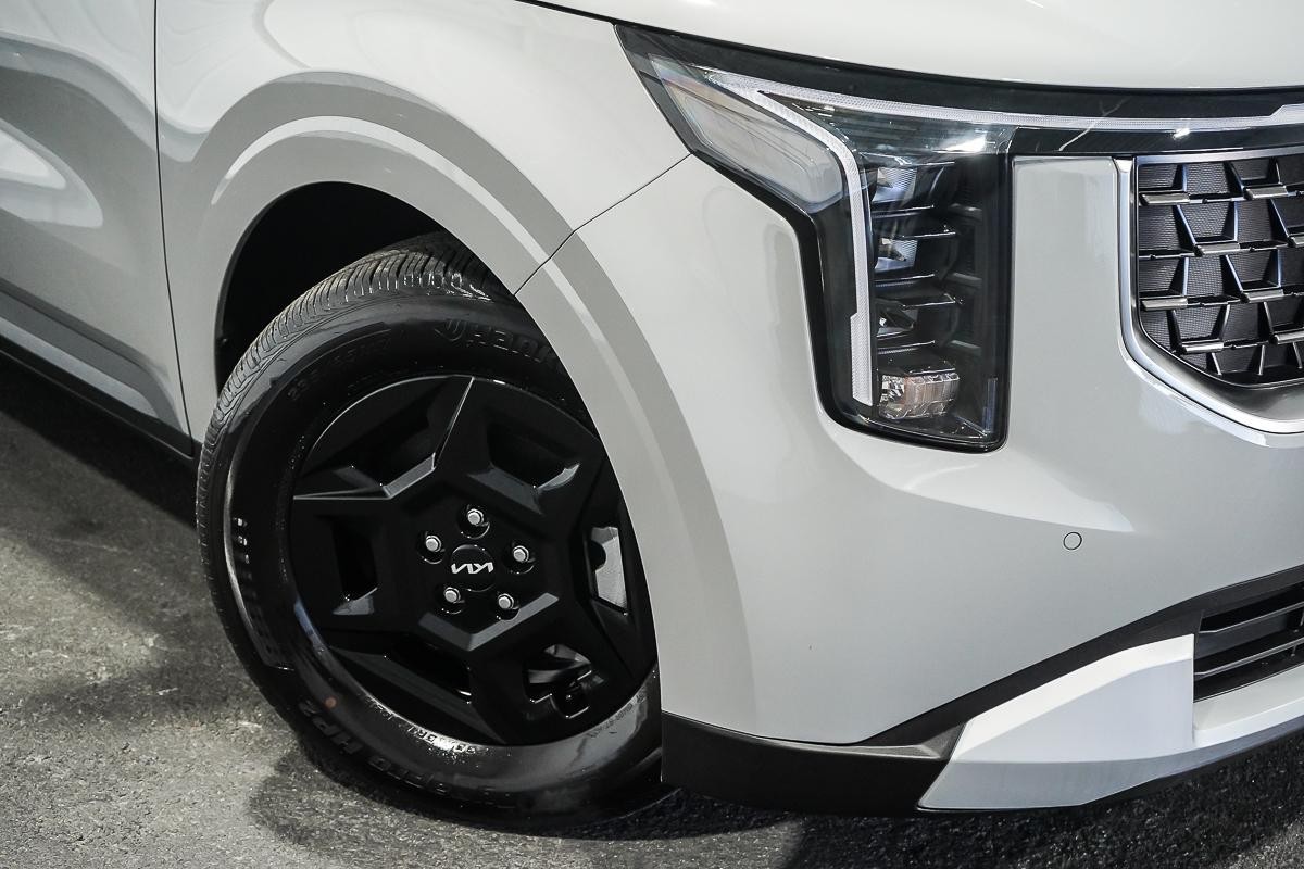 Kia Carnival image 2