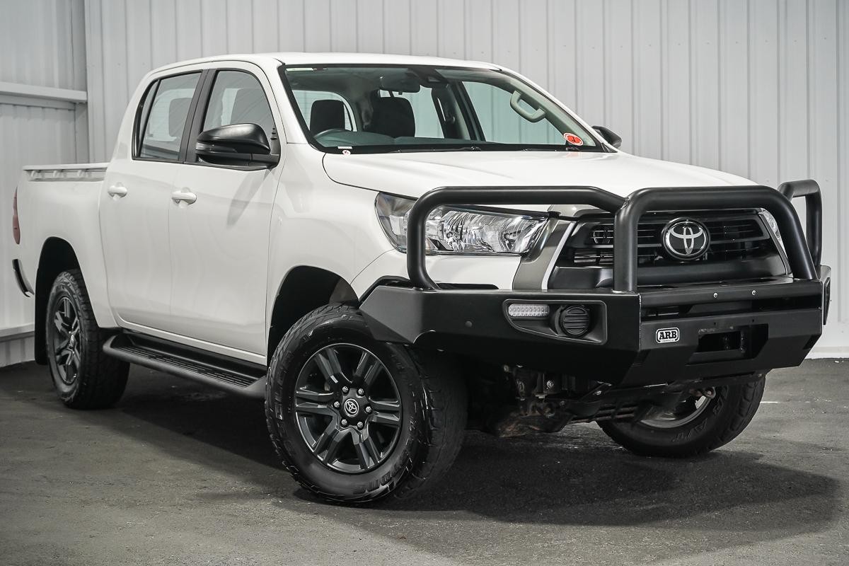 Toyota Hilux image 1