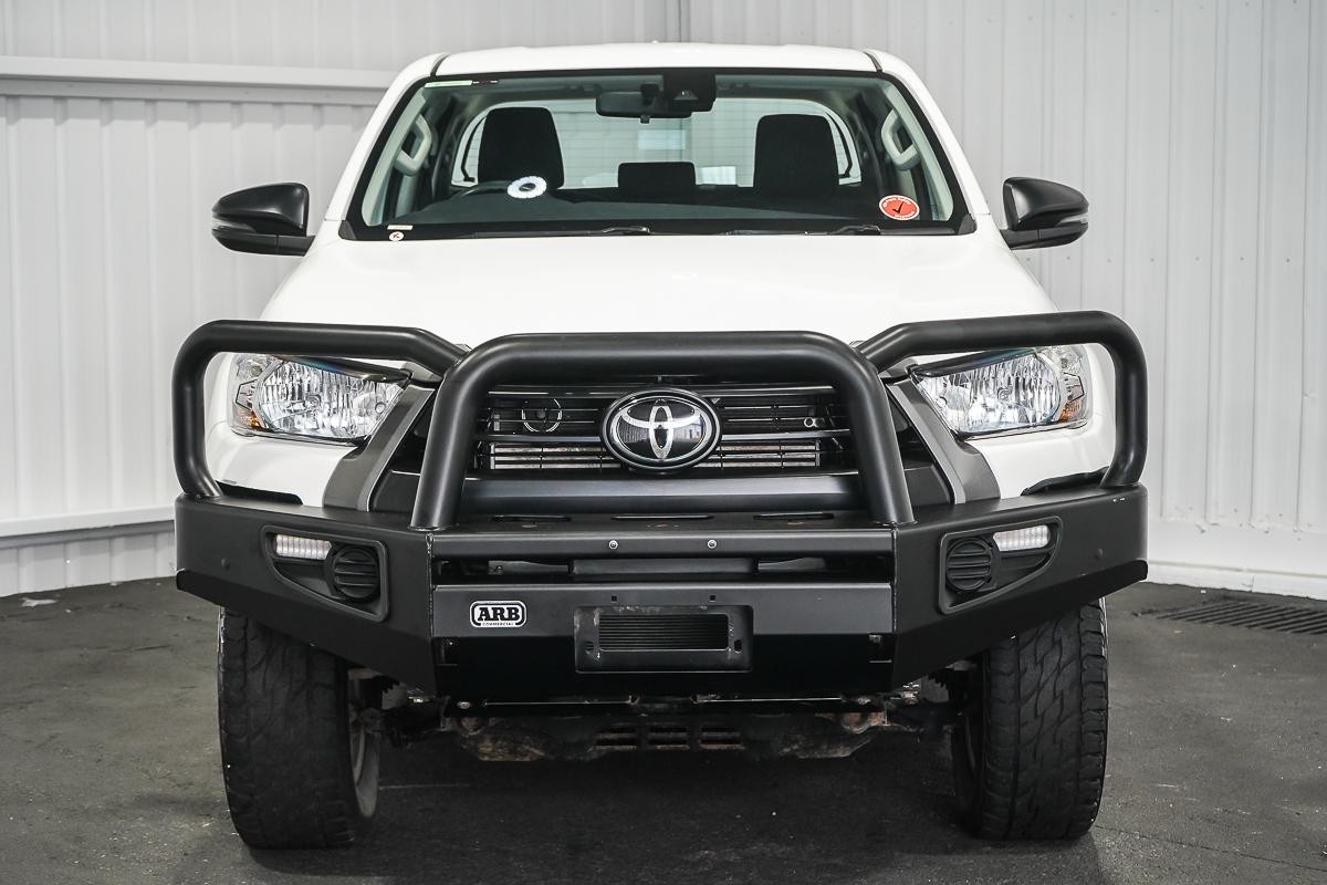 Toyota Hilux image 3