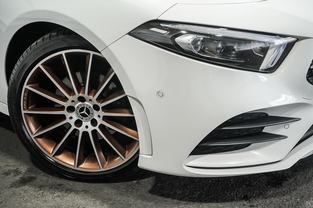 Mercedes Benz A-class image 2