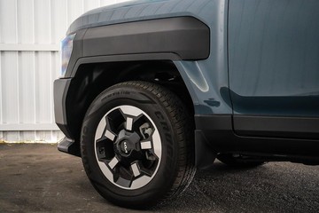https://dvg-vehicle-assets.s3.amazonaws.com/1203050/a7udegr24fm4qq29vgvrt5y1x.jpg