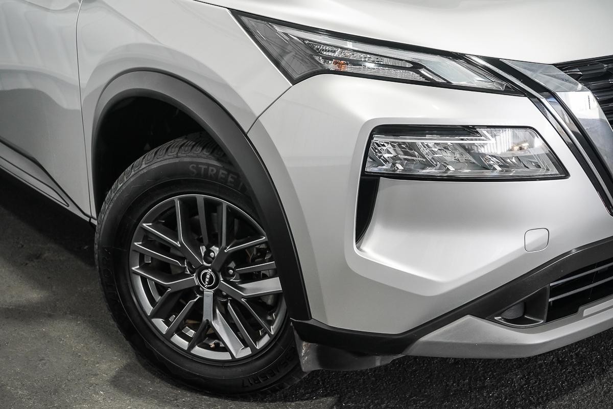 Nissan X-trail image 2