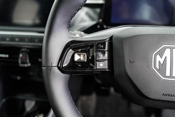 https://dvg-vehicle-assets.s3.amazonaws.com/1203075/42adc21obw80lzkqf0of7r7l7.jpg