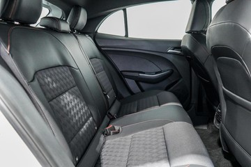 https://dvg-vehicle-assets.s3.amazonaws.com/1203075/rgxdexaflunez7xyk3af72z8.jpg