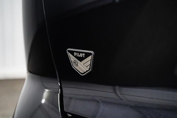 https://dvg-vehicle-assets.s3.amazonaws.com/1203079/a659ly88bkr7z8bovg6oe146h.jpg