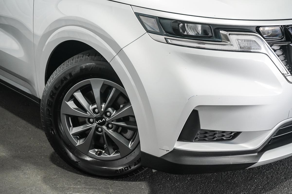 Kia Carnival image 2