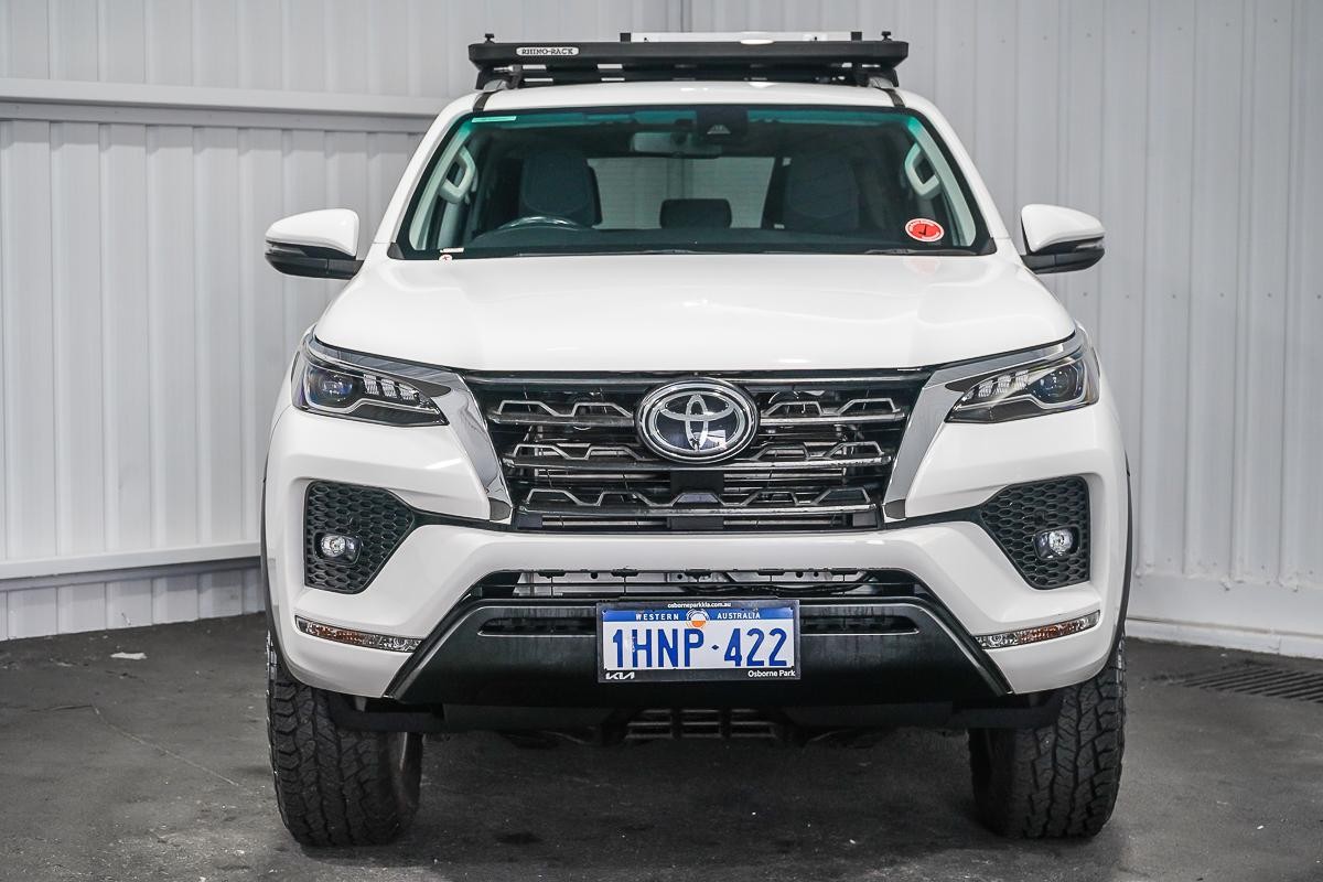 Toyota Fortuner image 3