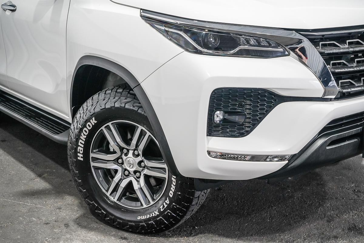 Toyota Fortuner image 2