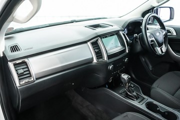 https://dvg-vehicle-assets.s3.amazonaws.com/1203120/al38d7dtxh715g9mc7fl6acm0.jpg