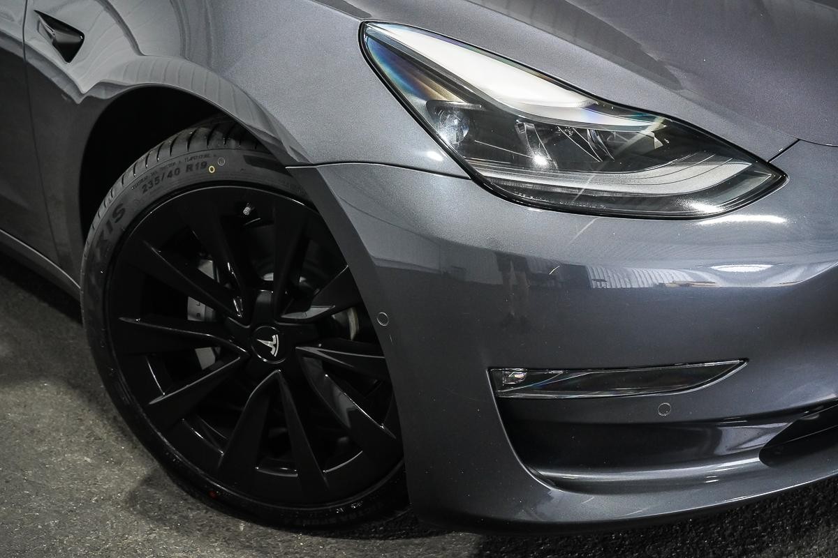 Tesla Model 3 image 2