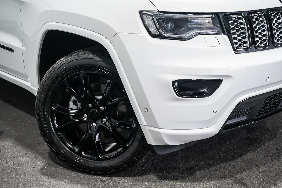 Jeep Grand Cherokee image 2