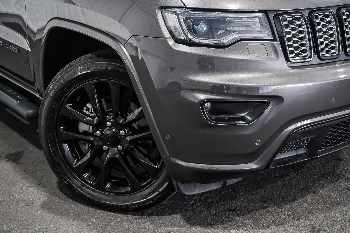 Jeep Grand Cherokee image 2