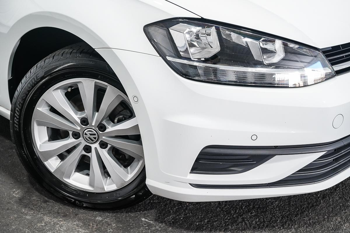 Volkswagen Golf image 2