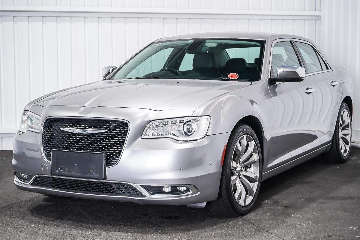 Chrysler 300 image 4