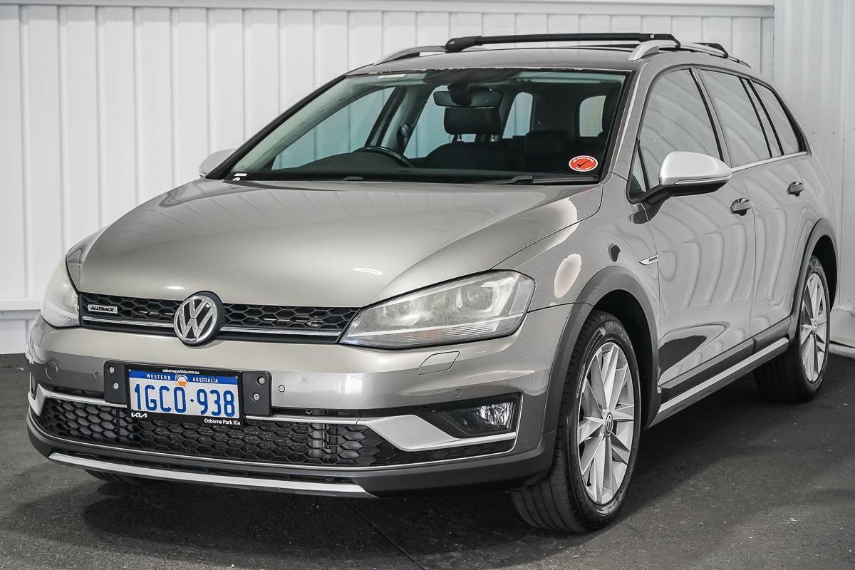Volkswagen Golf image 4