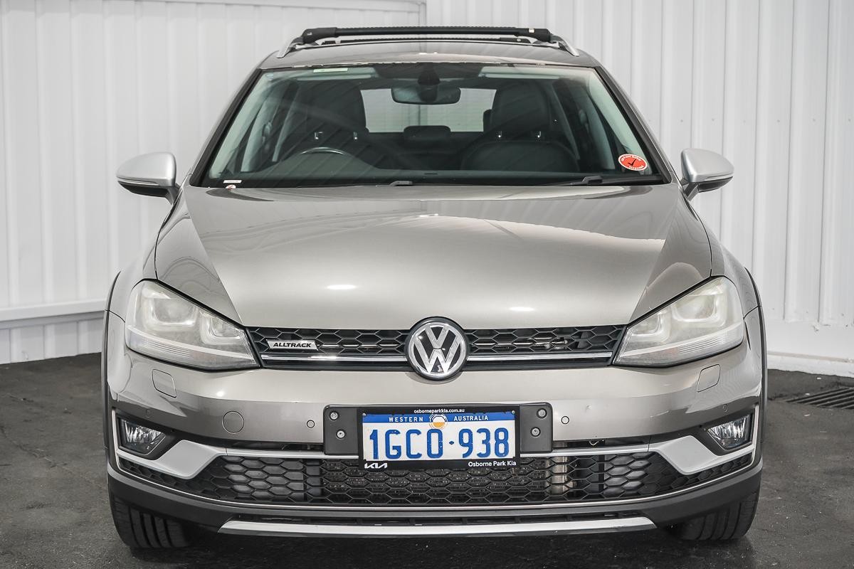 Volkswagen Golf image 3