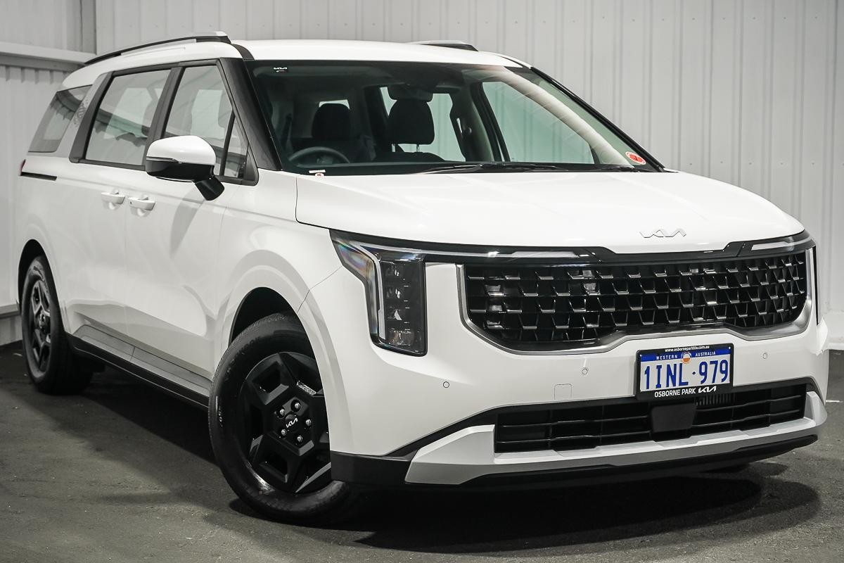 Kia Carnival image 1