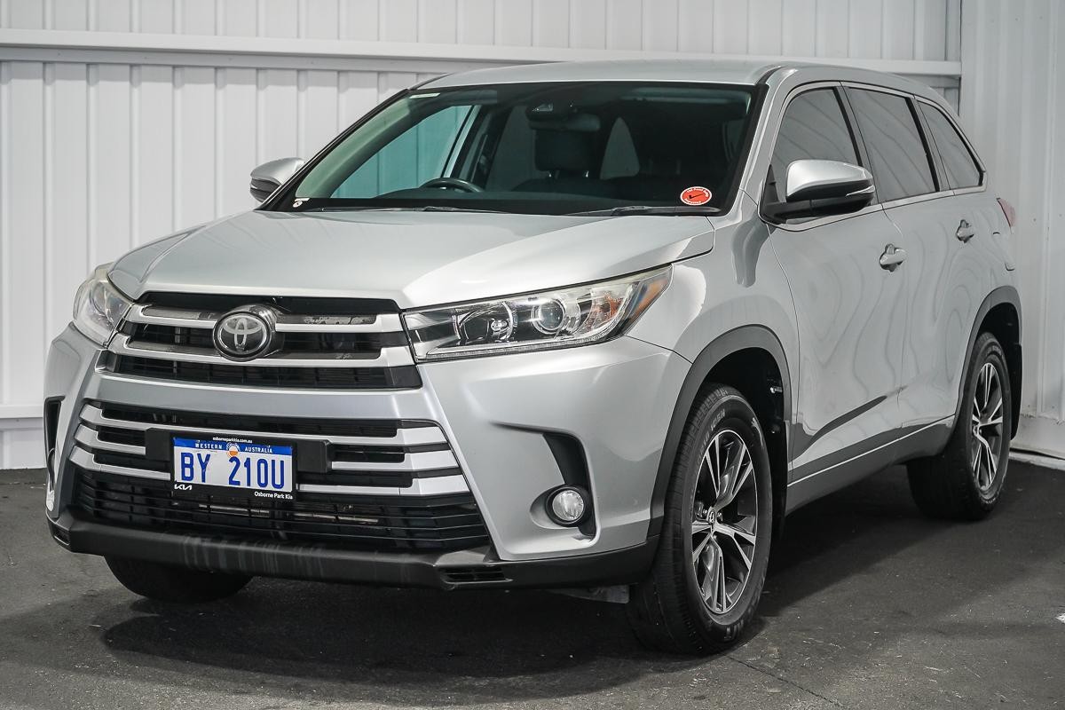 Toyota Kluger image 4