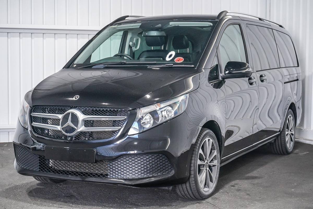Mercedes Benz V-class image 4