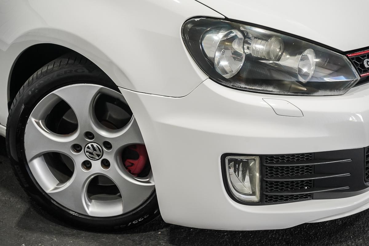 Volkswagen Golf image 2