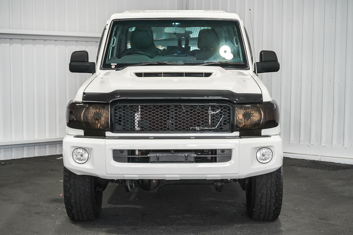 Toyota Landcruiser image 3