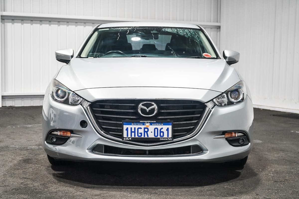 Mazda 3 image 3