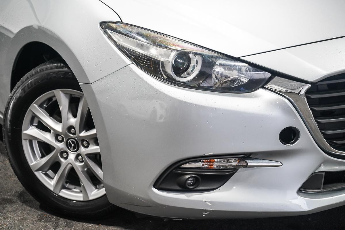 Mazda 3 image 2