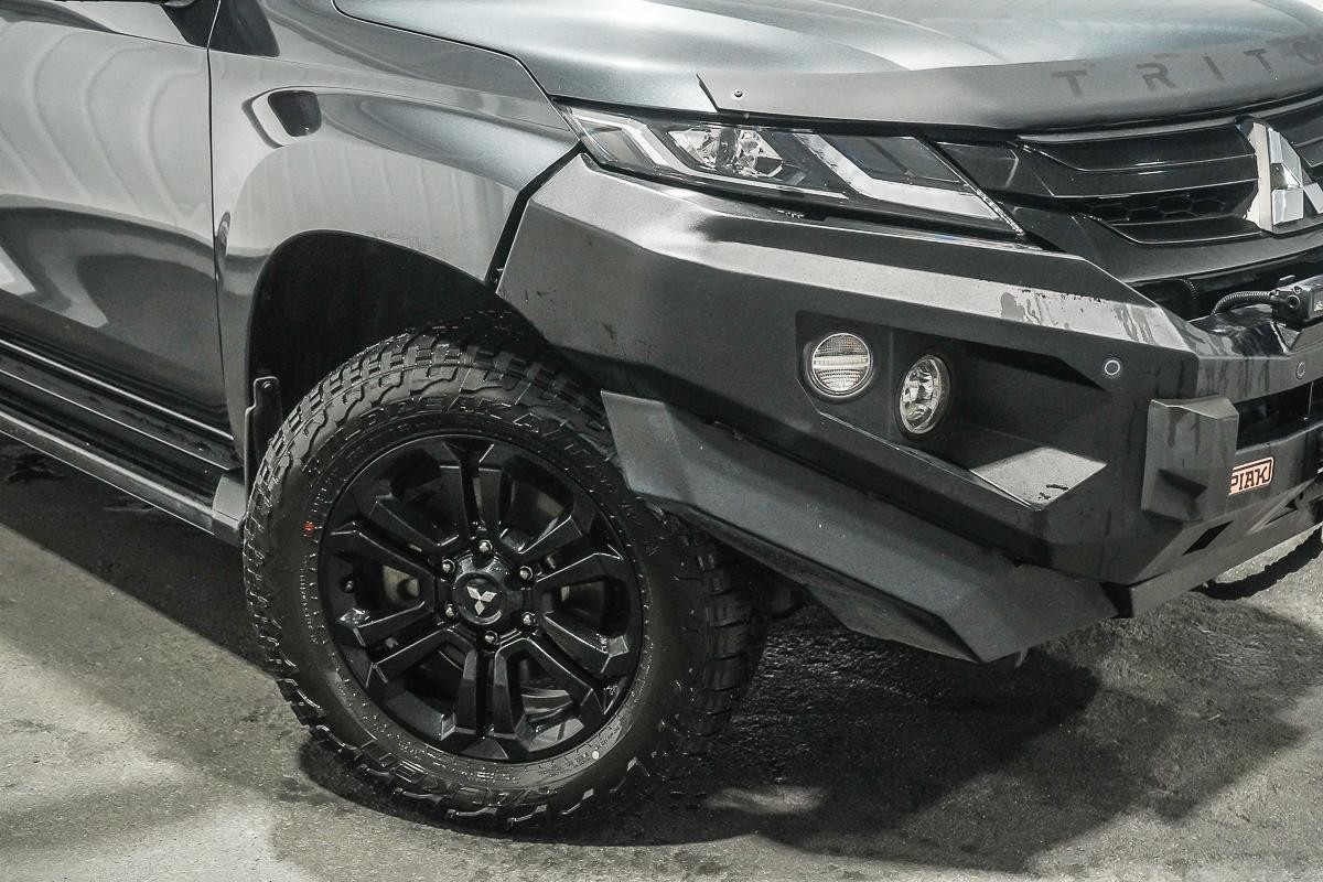 Mitsubishi Triton image 2