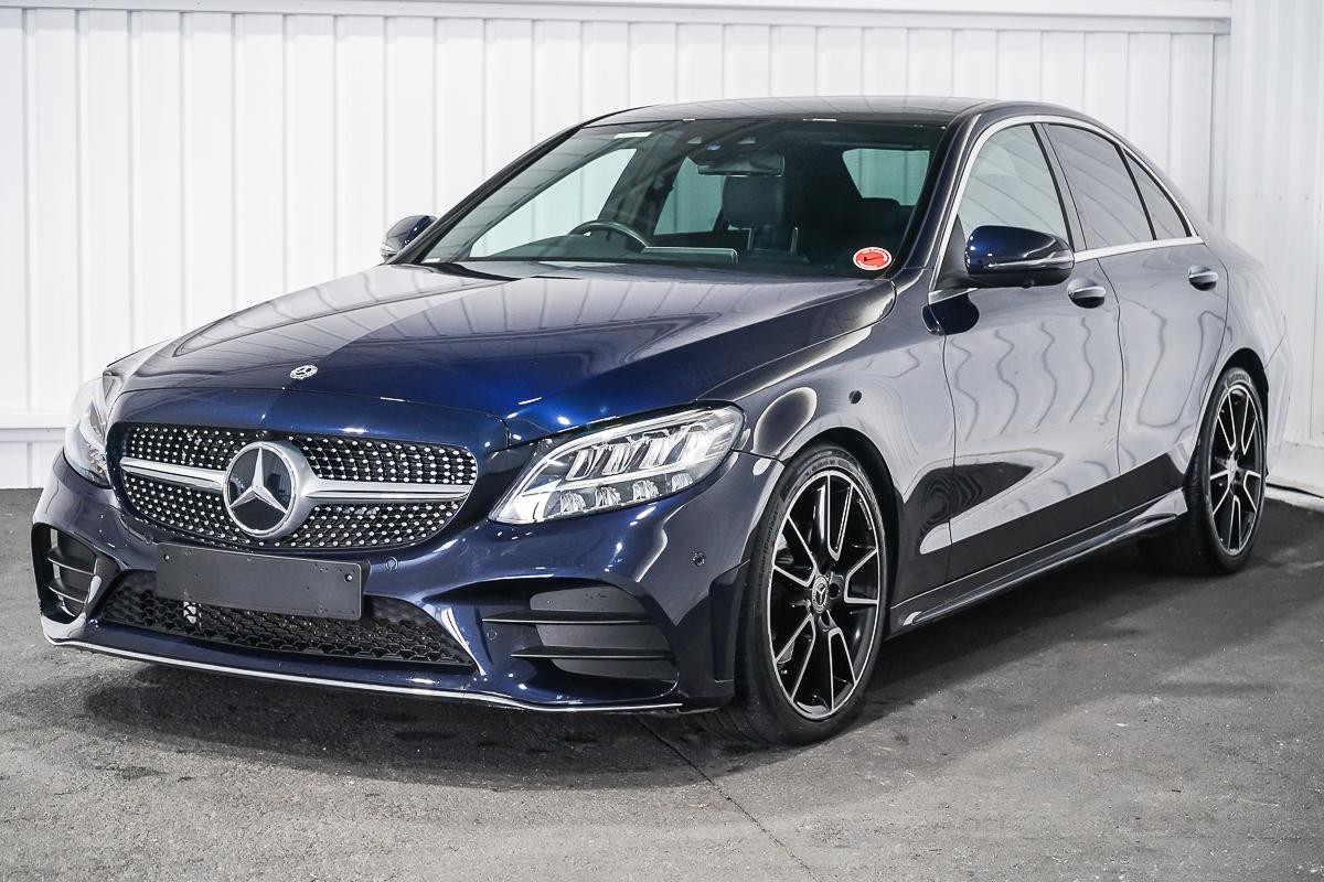 Mercedes Benz C-class image 4