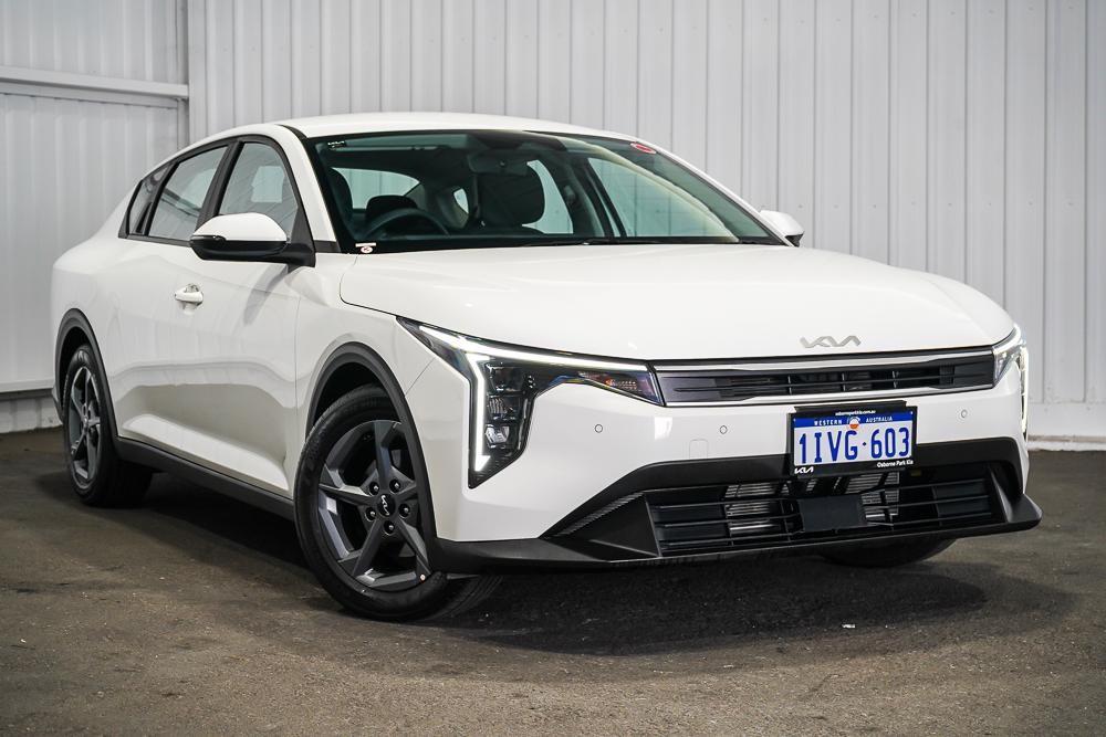 Kia K4 image 1