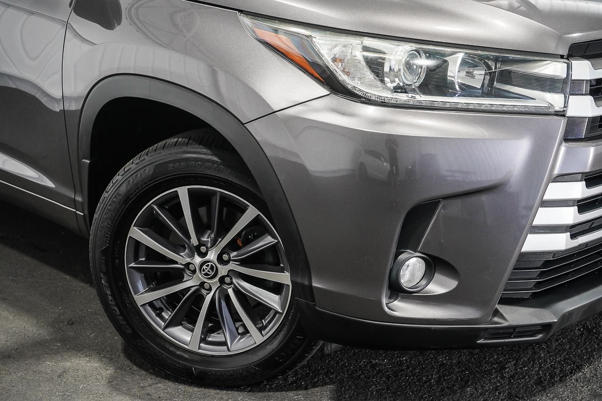 Toyota Kluger image 2