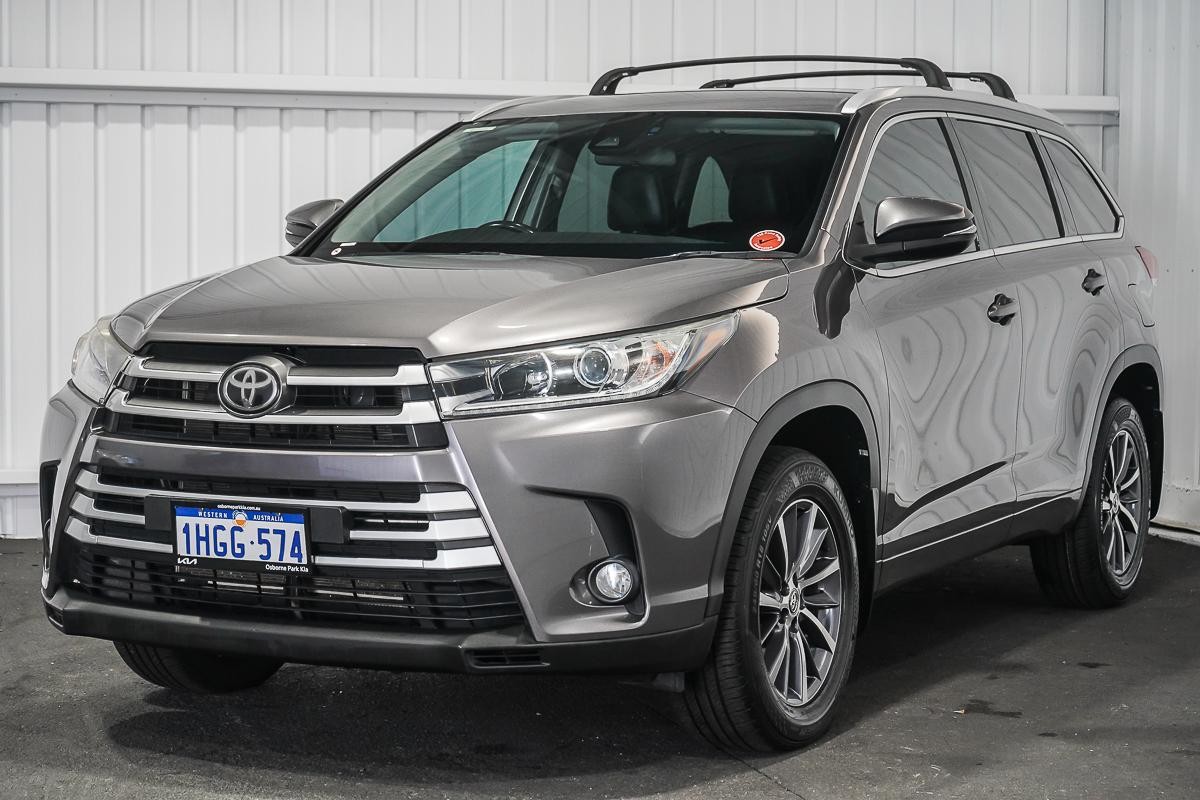 Toyota Kluger image 4