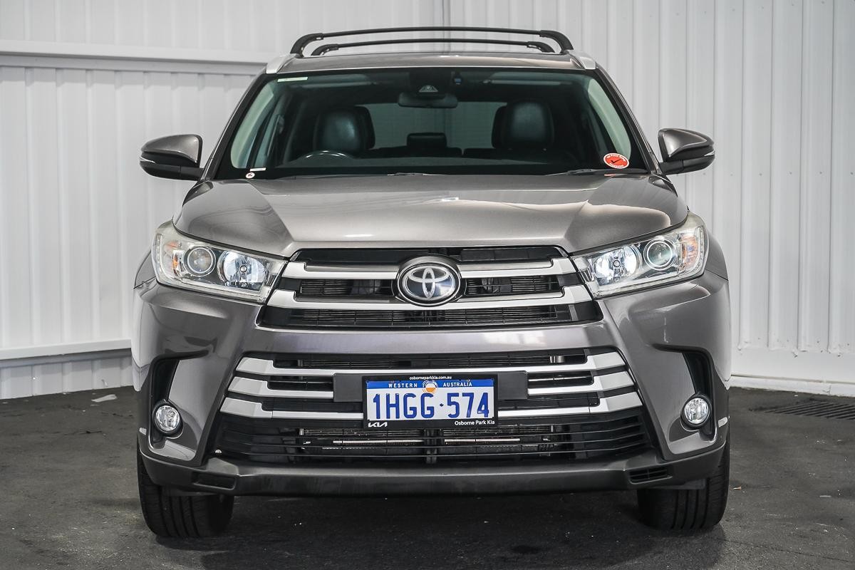 Toyota Kluger image 3