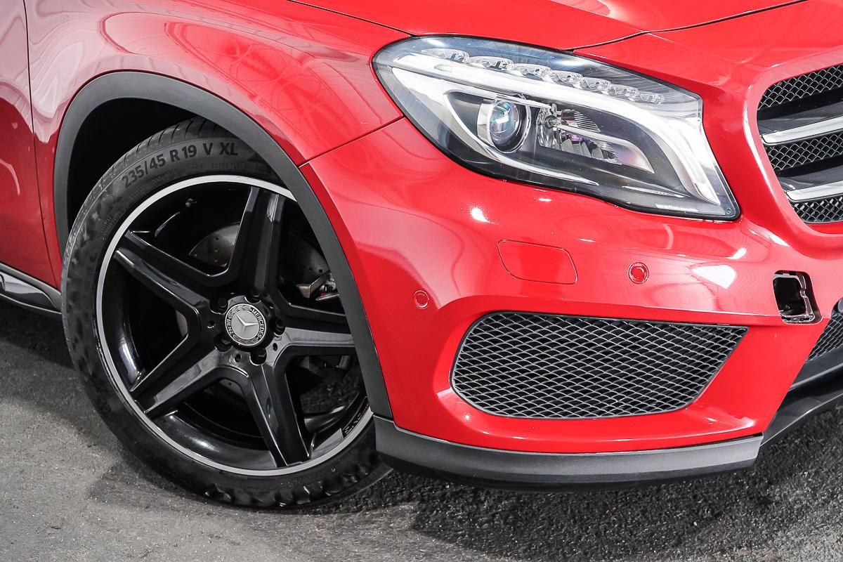 Mercedes Benz Gla-class image 2