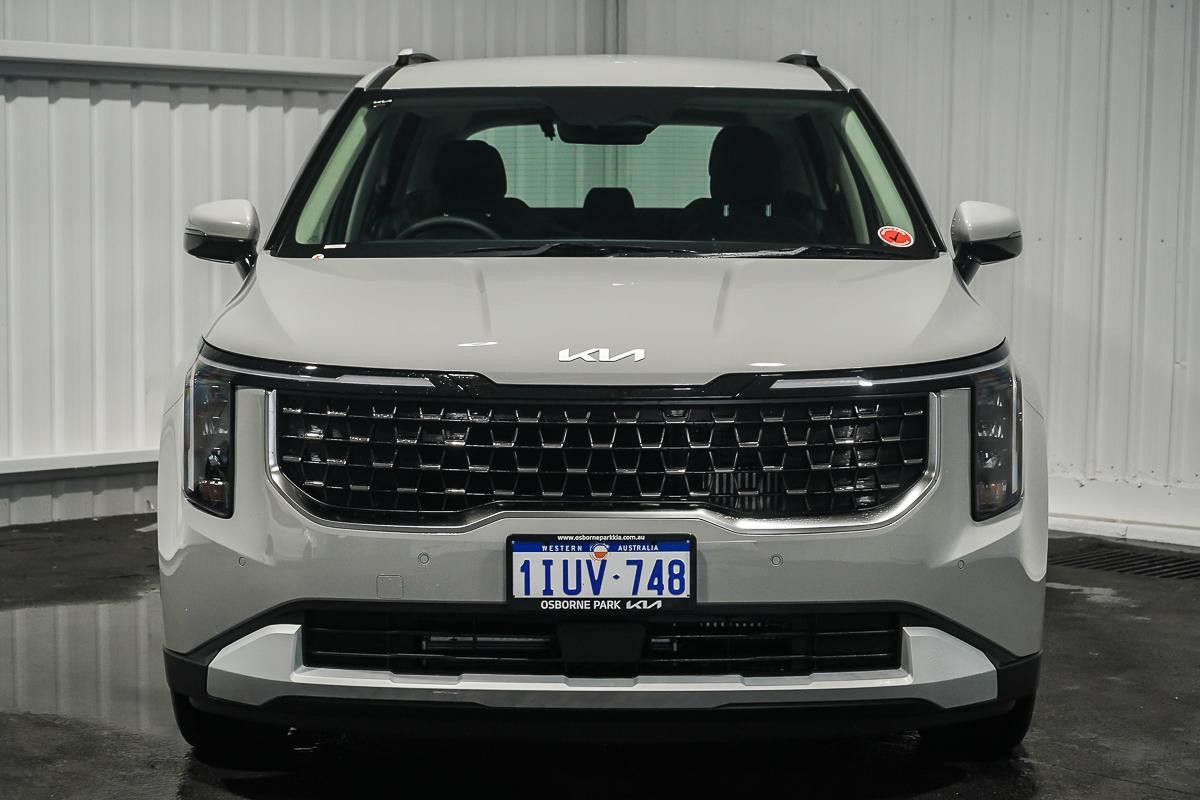 Kia Carnival image 4