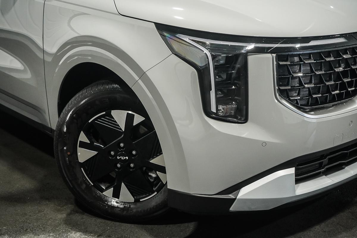 Kia Carnival image 3