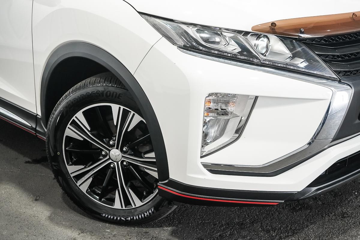 Mitsubishi Eclipse Cross image 2