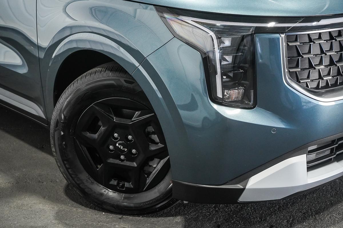 Kia Carnival image 2