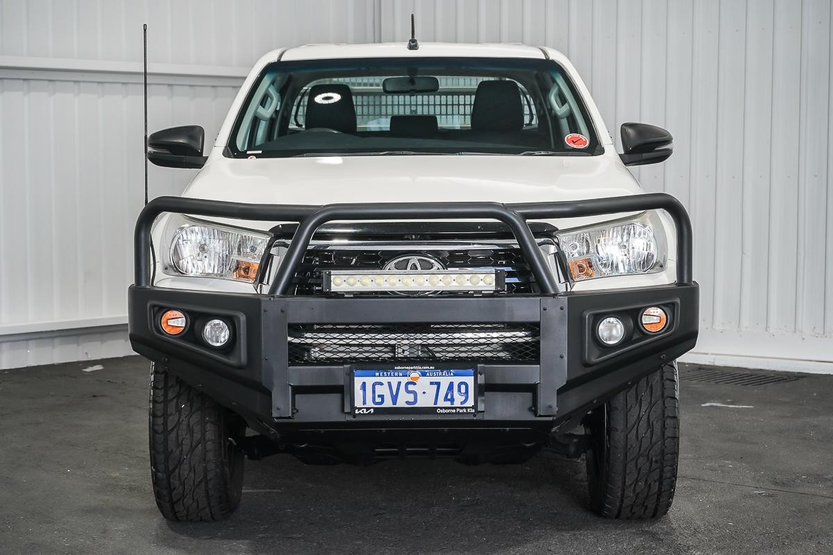 Toyota Hilux image 3