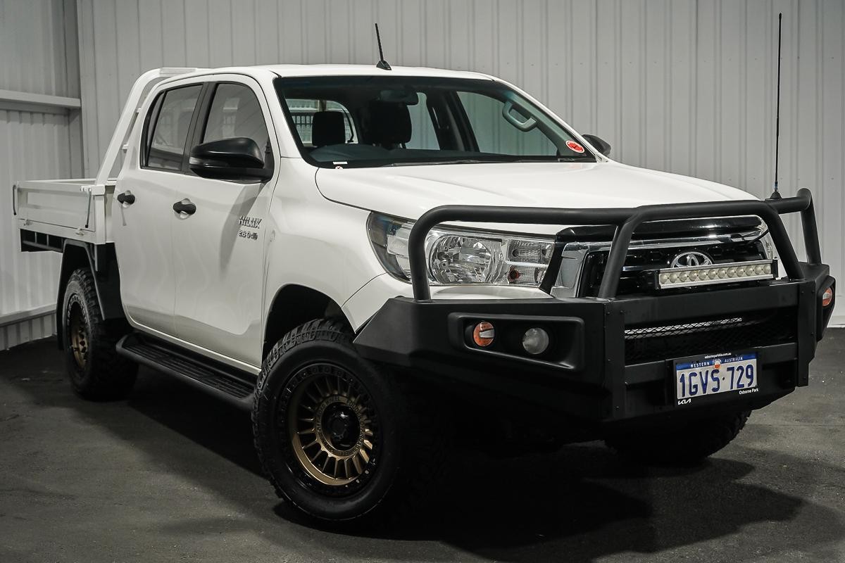 Toyota Hilux image 1